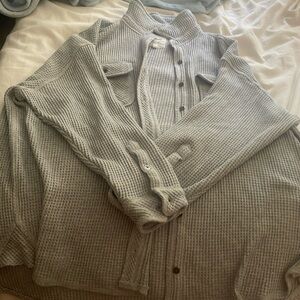 This is a shacket from Aerie. It’s barely warn. It is in size extra small.